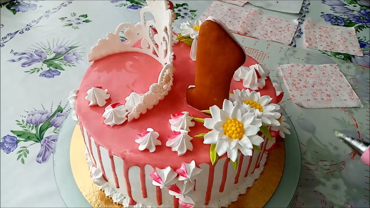 Торт для принцессы на один годик. Украшение торта.