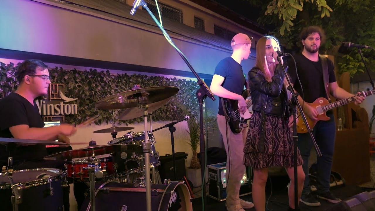 Fugees - Killing Me Softly with His Song (by @AlexandraParascaSinger  feat. Andrei Cerbu Band)