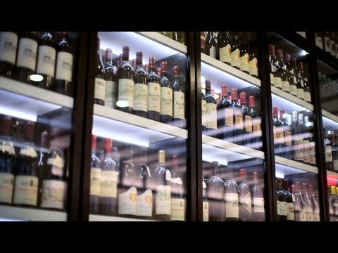 فيديو: كيفية وضع قائمة النبيذ