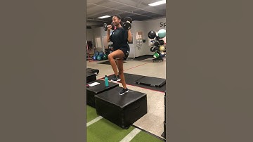Mia Ashford - Dumbbell Step ups - curl to press