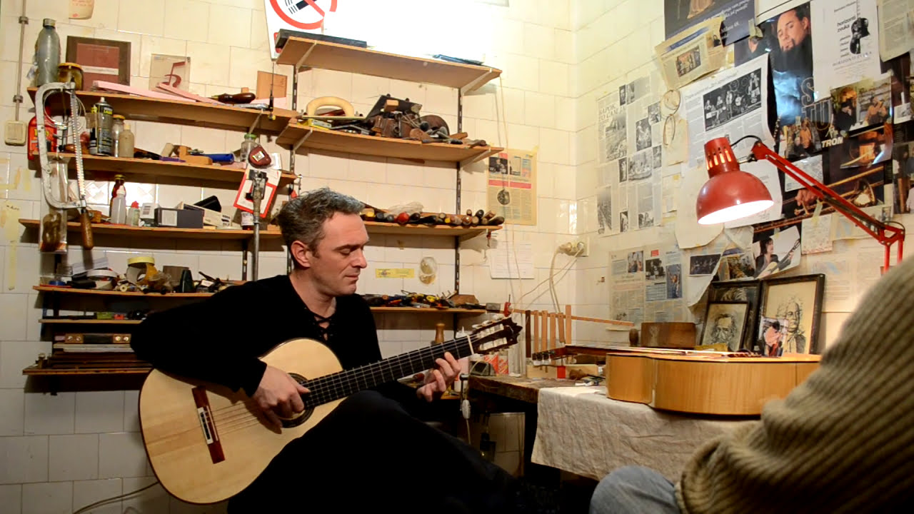 Nicolas Flamenco testing a new instrument masterpiece - SabMar Flamenco Guitar