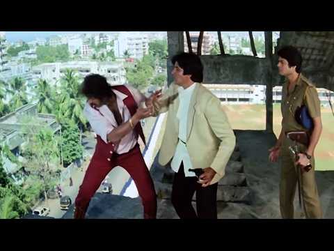 Police Ka Hath Kanch Ka Hota Hain Bolne Wala Darr Gaya - Amitabh Bachchan - Akayla Movie Scene