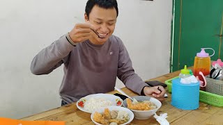 Met a random person while eating meatballs