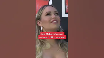 Mia malkova talks about her worst day on set 💩