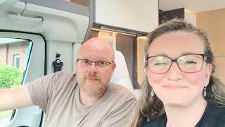 Jeannine und Tobias Heinze - Rundgang durch das Ellie Wohnmobil in Nordhorn
