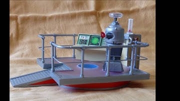 Robot B9 from the TV Series Lost in Space (video 1).