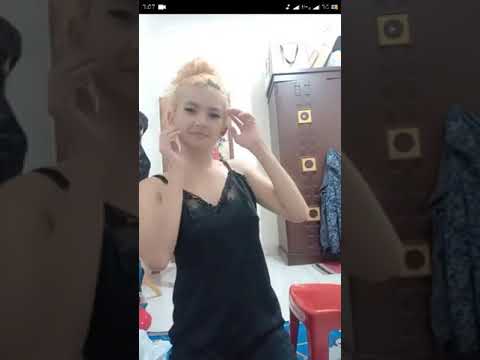 Tante Tocil Gak Pake Bra Joget Keindahan di Bigo Live