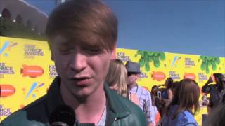 Geekout with Calum Worthy Austin Ally at the Nickelodeon Kids Choice Awards 2015