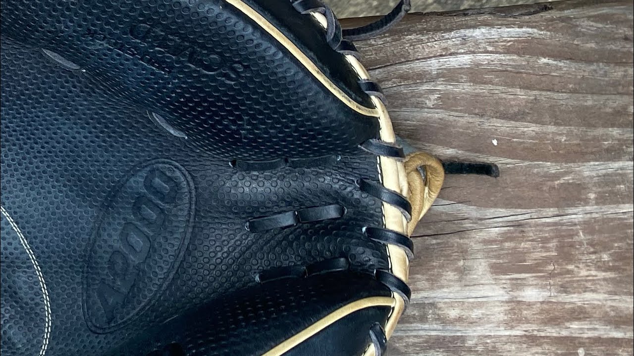 Wilson A2000 Catcher’s Mitt Hinge Relace YouTube