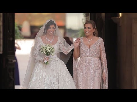 Mother Walking Her Daughter Down The Aisle,Amazing Wedding Moment. - YouTube