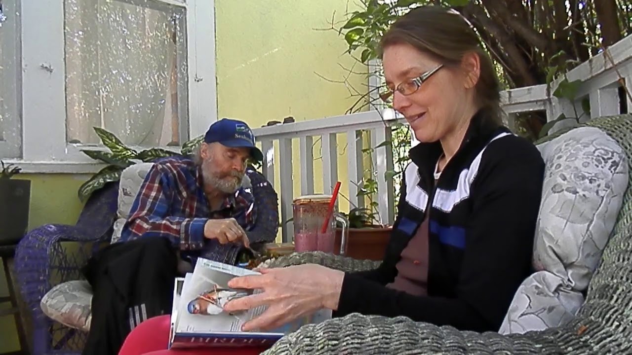 Audubon Bird Feeder: book review. - YouTube