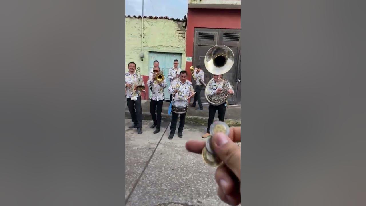 Esta Banda Toca Canciónes de $20 😮😮😮🎶