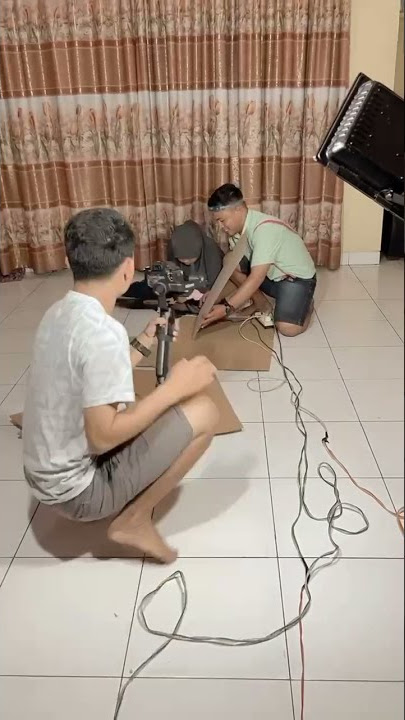 Di balik layar Dunia Dinda..