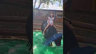 Lindsay No Touro Mecânico