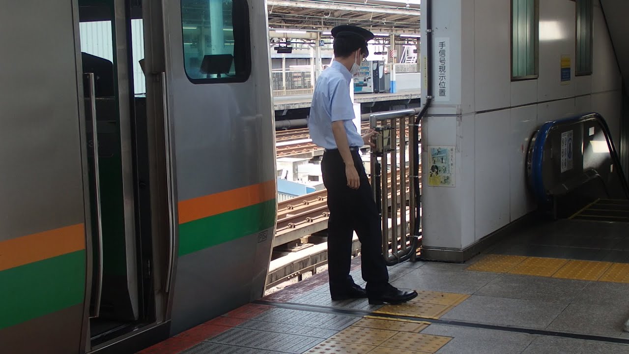 東海道線横浜駅での車掌動作７