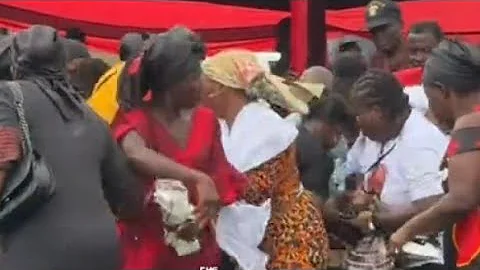 Chaos as Mourners Rush for Souvenirs at Ghanaian Former Minister’s Funeral