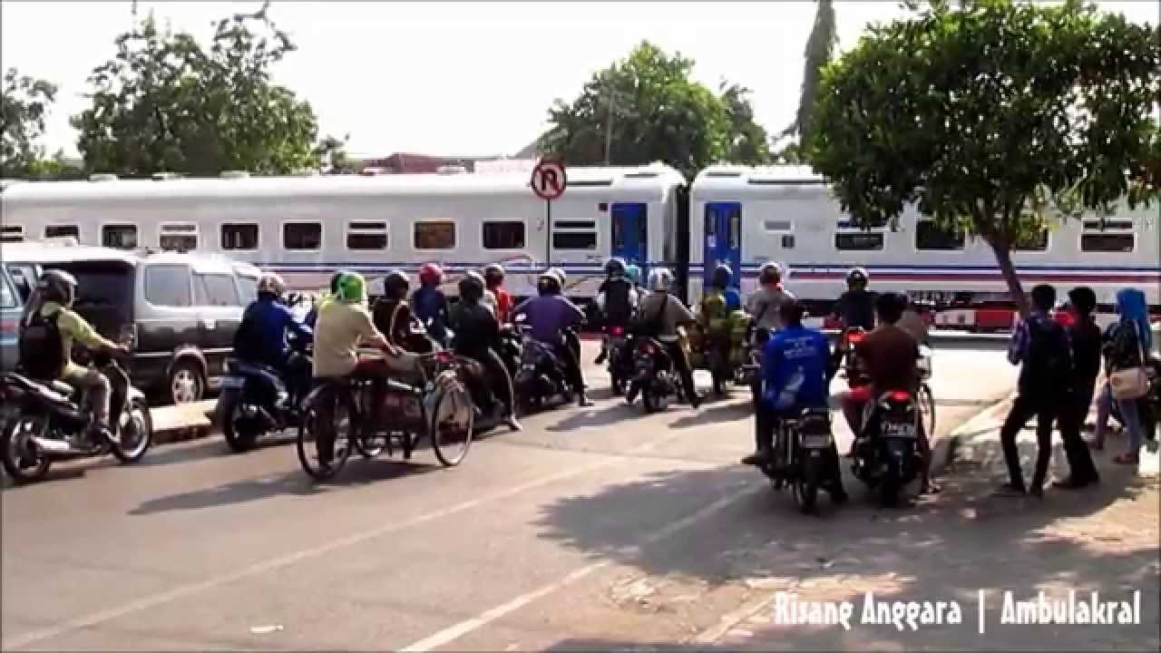 Perjalanan Perdana Kereta Api Ekonomi AC JAYABAYA - YouTube