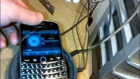 Why NFC is Cool - NFC sticker music demo - Blackberry Bold 9900 / Android