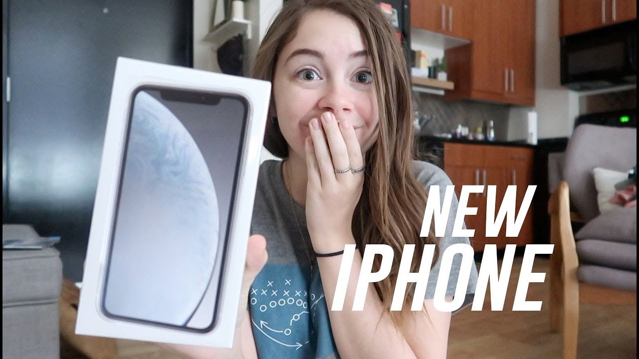 unboxing my brand new iPhone XR // Jill Cimorelli