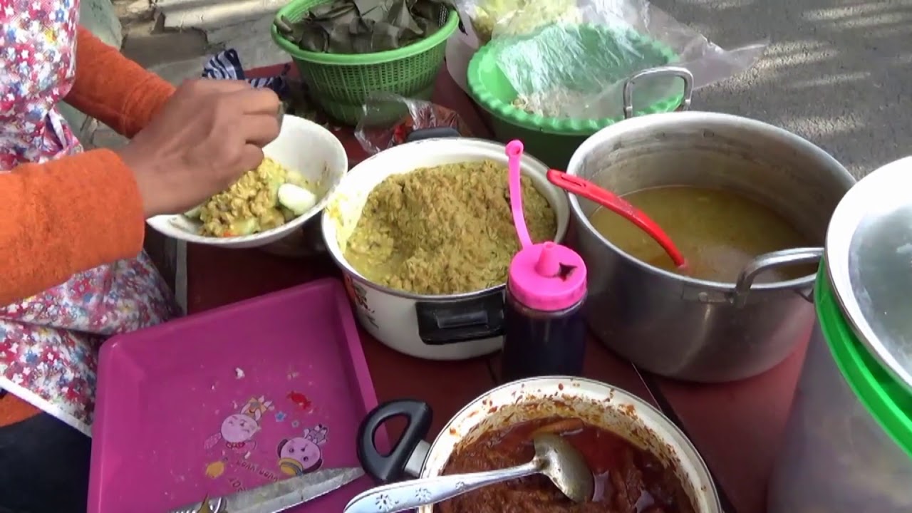 Sensasi Penyajian Unik Kupat Bongkok Makanan Khas Daerah Tegal 