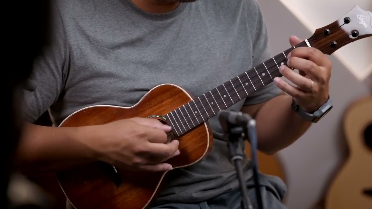 Singer Ukulele | RT1K  | Ice Tea Sunburst | Hawaiian Koa