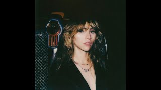 Suki Waterhouse - Nostalgia (strobe light version)