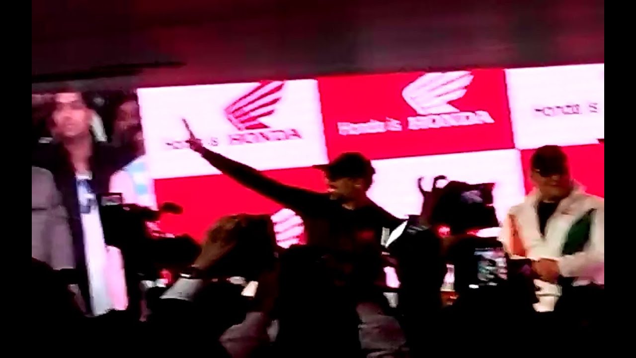 vLog- AUTO EXPO- 2014 AKSHAY KUMAR! 