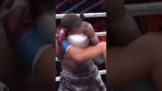 Pitbull vs Roach RD 6: Pitbull Face 18      Body 5. Roach Face 9 Body 0 #mexico vs #usa #boxing