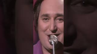 Download Lagu Neil Sedaka Sings 'Love Will Keep Us Together' | Live Concert, 1975 🎶 #neilsedaka #live #music MP3