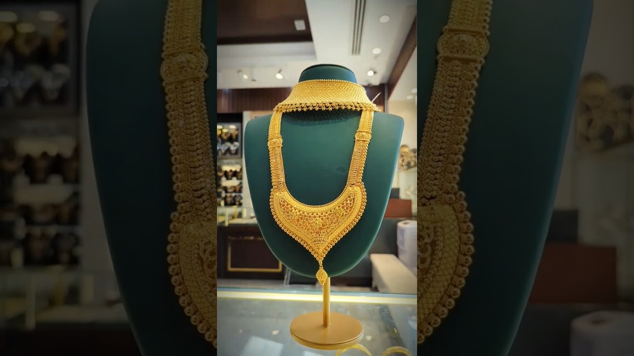 Drape yourself in elegance 💫✨ 