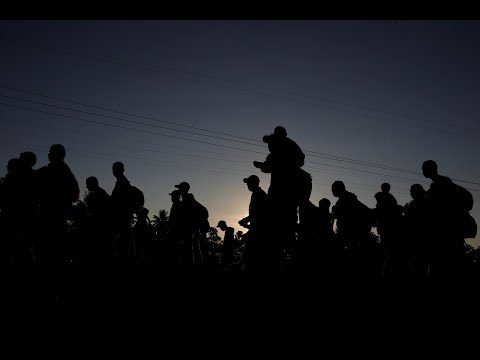 News Wrap: Migrant caravan growing despite Trump’s threats