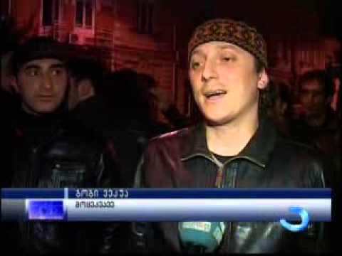 აჭარის სახელმწიფო ანსამბლის ხელმძღვანელს აჭარის ტელევიზიასთან აქციით დახვდნენ