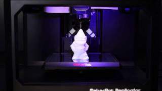 FDM 3D Printer – Replicator 5th Generation from MakerBot