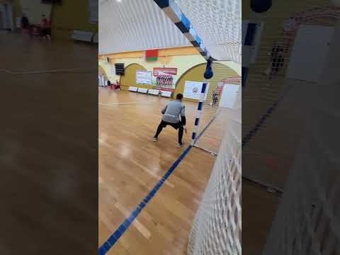 Тренировке вратарей #goalkeepertraining #goalkeeperschool #goalkeeperacademy #futsal #минифутбол