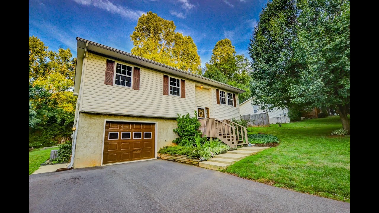 14 Chinaberry Lane, Candler, NC. 28715 Home For Sale at Asheville