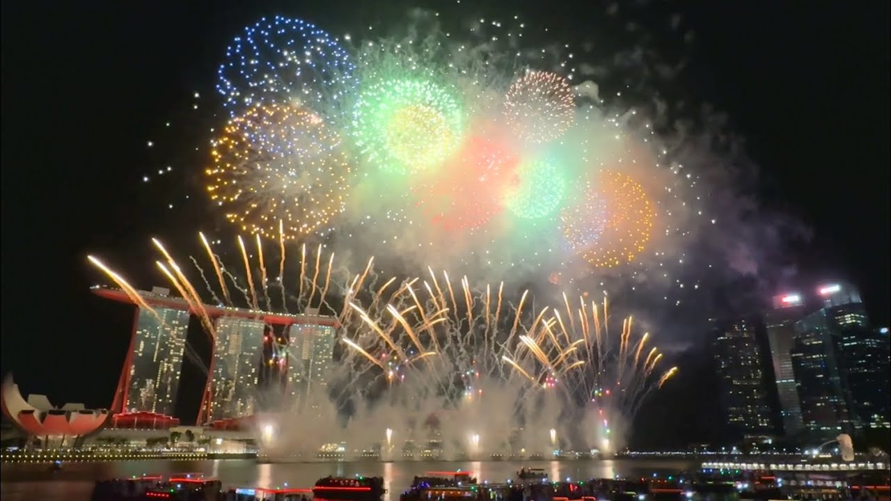 [4K] Singapore 2025 Countdown Fireworks
