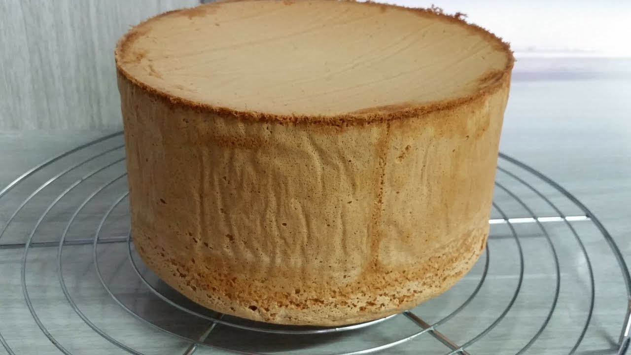 جنواز هشة و مرتفعة ناجحة 100% بدون محسن بدون خميرة بثلاث مكونات فقط recette génoise inratable