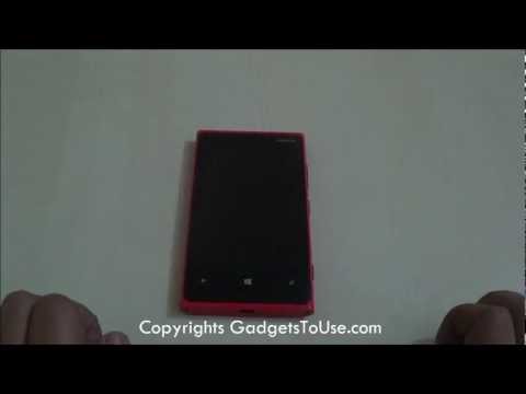 Video: How To Charge The Nokia Lumia 920 Smartphone