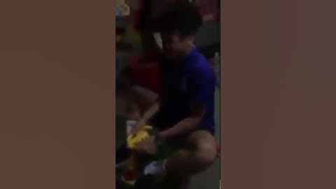 Cảnh Tưởng Hài Hước Của Thủ Môn Bùi Tiến Dũng