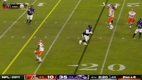 Ravens players lose it after 355-pound DT Michael Pierce's INT: 'The most crazy, amazing play