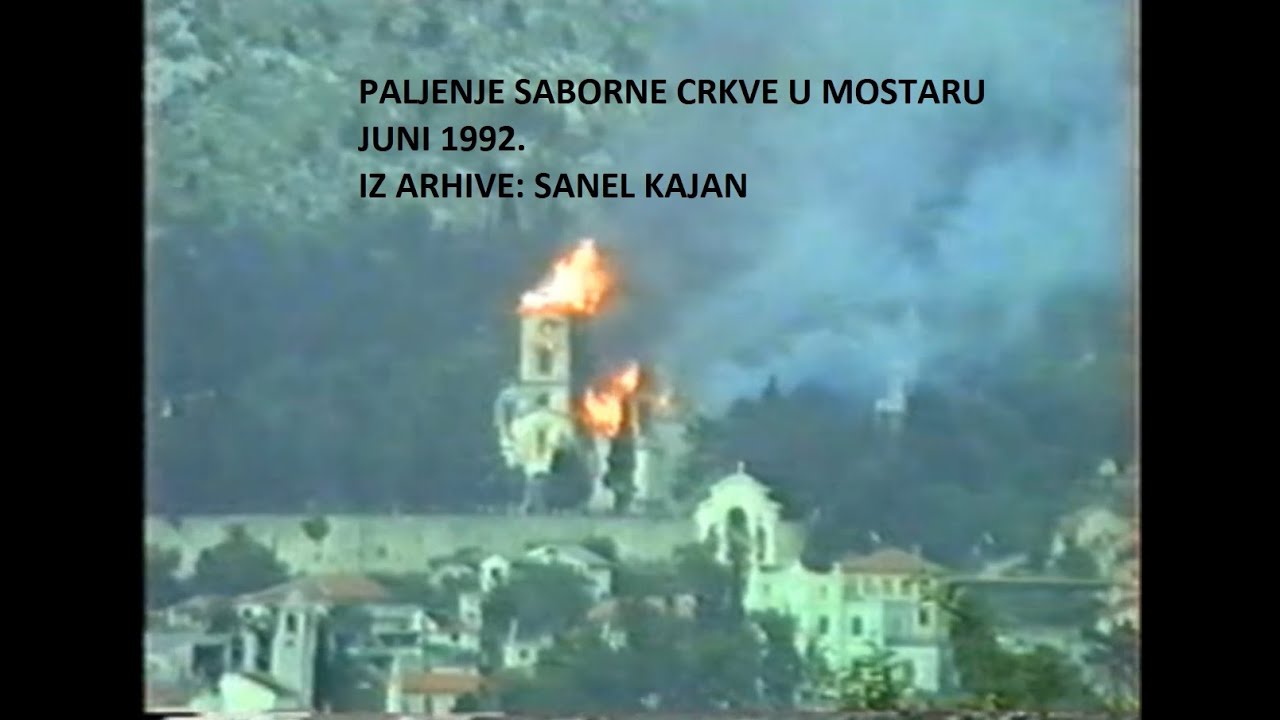 JUNI 1992.  MOSTAR - PALJENJE SABORNE CRKVE