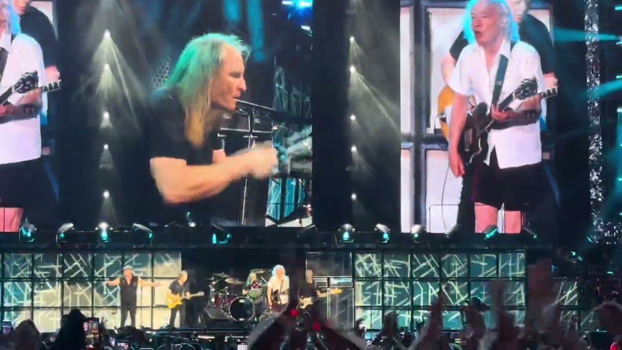 AC/DC - High Voltage - 04/03/2026 - MorumBis 