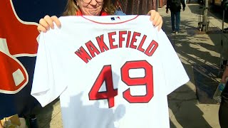 Celebrity 'A class act': Red Sox fans react to death of knuckleballer Wakefield Profile