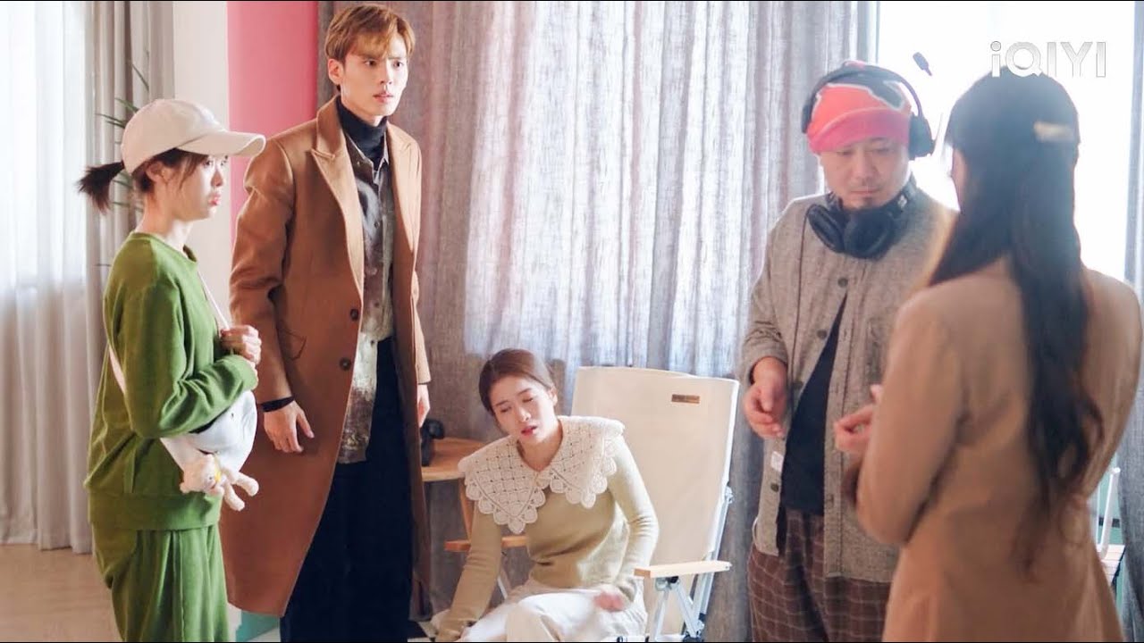 ซินเดอเรลล่าล้มลงและซีอีโอพาเธอไปโรงพยาบาลทันเวลาและดูแลเธอตลอดทั้งคืน