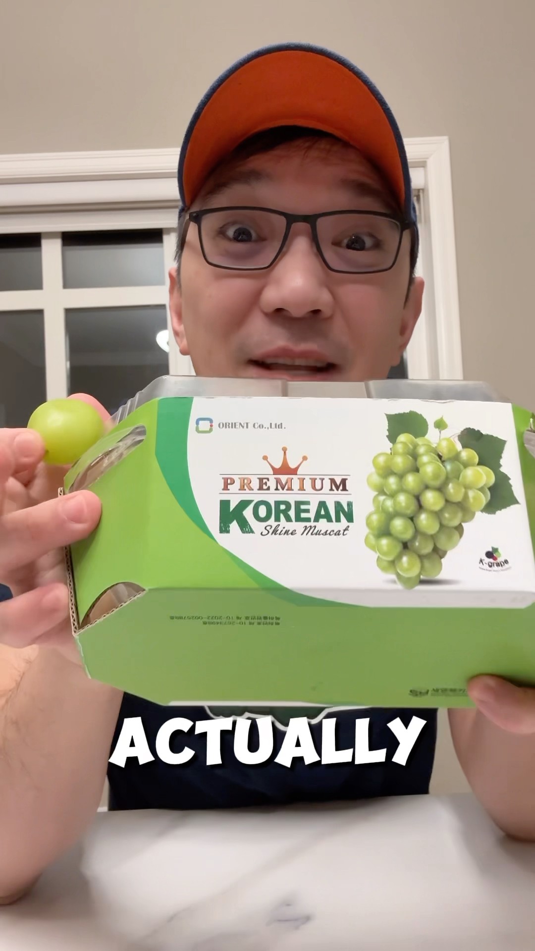 Japan vs Korea: Shine Muscat Grapes origins (014/365) - YouTube