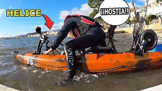 QUE ME CAIGO Pesca en KAYAK?DE HELICE CON VIENTOS DE 60km/h(Nunca hagáis esto)INCREIBLE VELOCIDAD