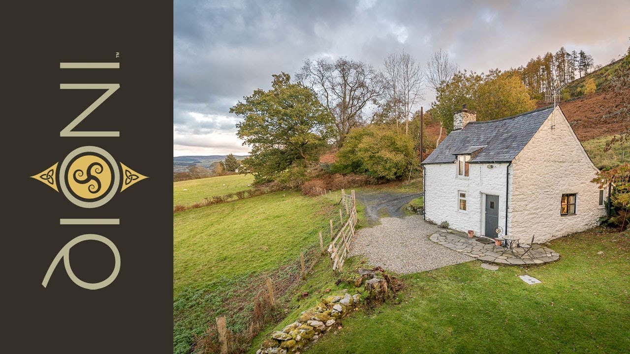 Romantic One Bedroom Holiday Cottage With Panoramic Views Bryn