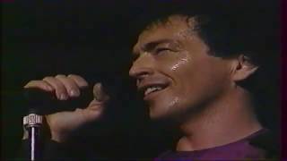 Video thumbnail of "I muvrini Zénith 1992 - A voce rivolta"