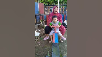 nenek main bareng cucu tercinta