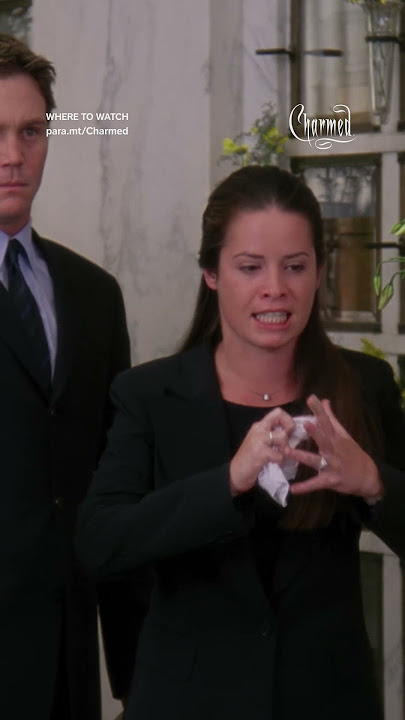Piper is FURIOUS at Prue's funeral! #charmed | Where to watch: para.mt/Charmed #shorts